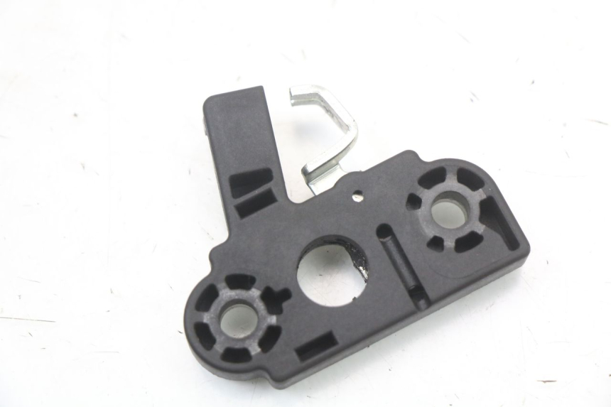 photo de SERRURE DE SELLE MOTO GUZZI NORGE 8V GT 1200 (2011 - 2016) - Détail de la pièce