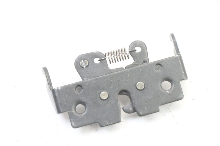 photo de SERRURE DE SELLE PIAGGIO NRG POWER PUREJET 50 (2018 - 2021) - Zoom état d’usage