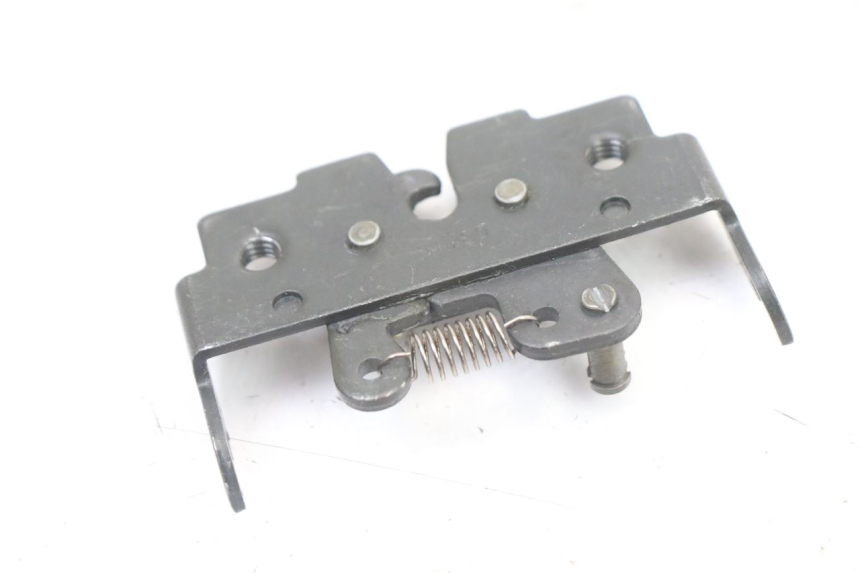 photo de SERRURE DE SELLE PIAGGIO NRG POWER PUREJET 50 (2018 - 2021) - Autre angle de vue