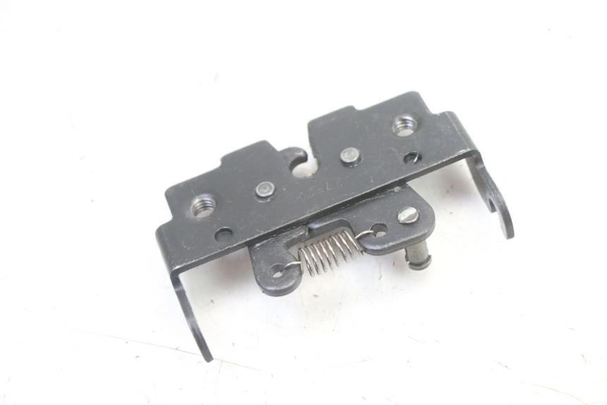 photo de SERRURE DE SELLE PIAGGIO NRG POWER PUREJET 50 (2018 - 2021) - Autre angle de vue