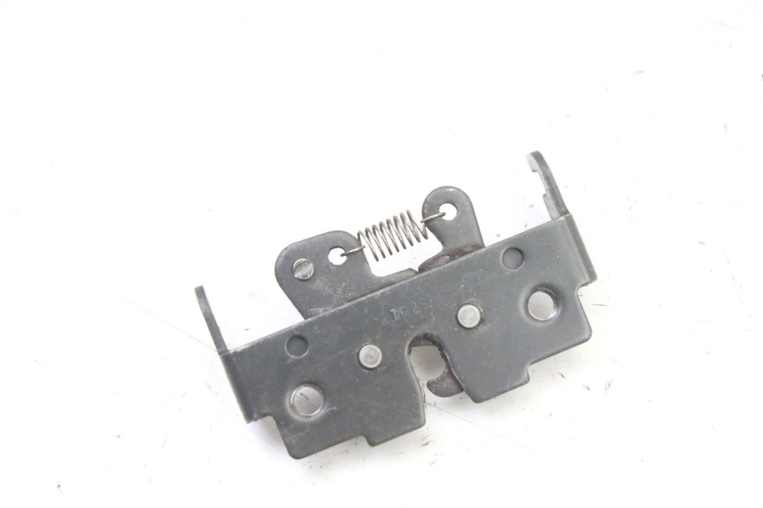 photo de SERRURE DE SELLE PIAGGIO NRG POWER PUREJET 50 (2018 - 2021) - Zoom état d’usage