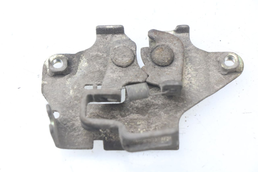 photo de SERRURE DE SELLE SYM ORBIT 2 4T 50 (2008 - 2017) - Zoom état d’usage