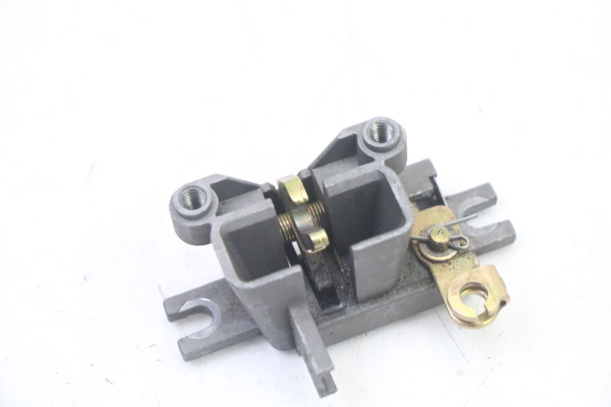 photo de SERRURE DE SELLE SYM ORBIT III 3 4T 50 (2021 - 2025) - Détail de la pièce