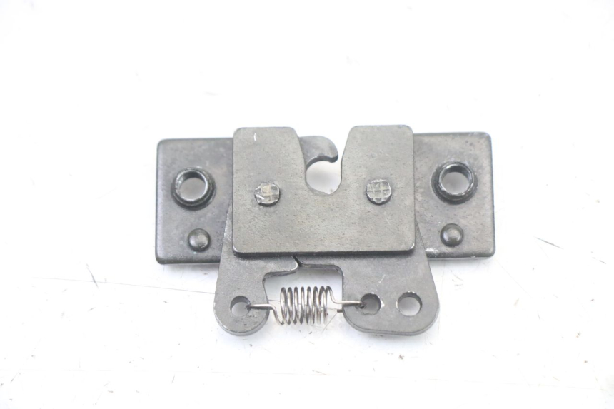 photo de SERRURE DE SELLE PEUGEOT SATELIS COMPRESSOR K15 125 (2006 - 2009) - Vue principale