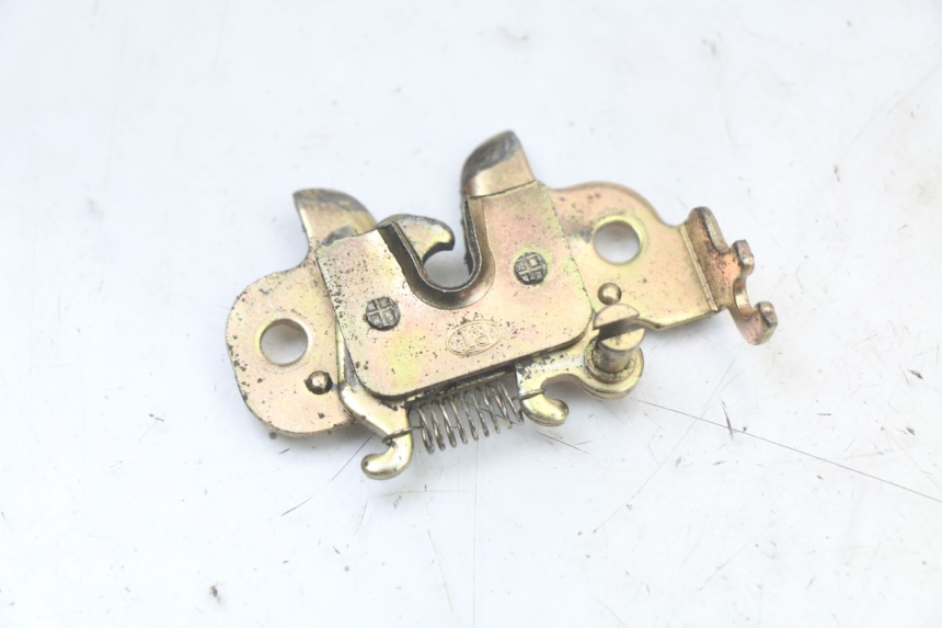 photo de SERRURE DE SELLE PEUGEOT STREETZONE 4T 50 (2018 - 2023) - Détail de la pièce