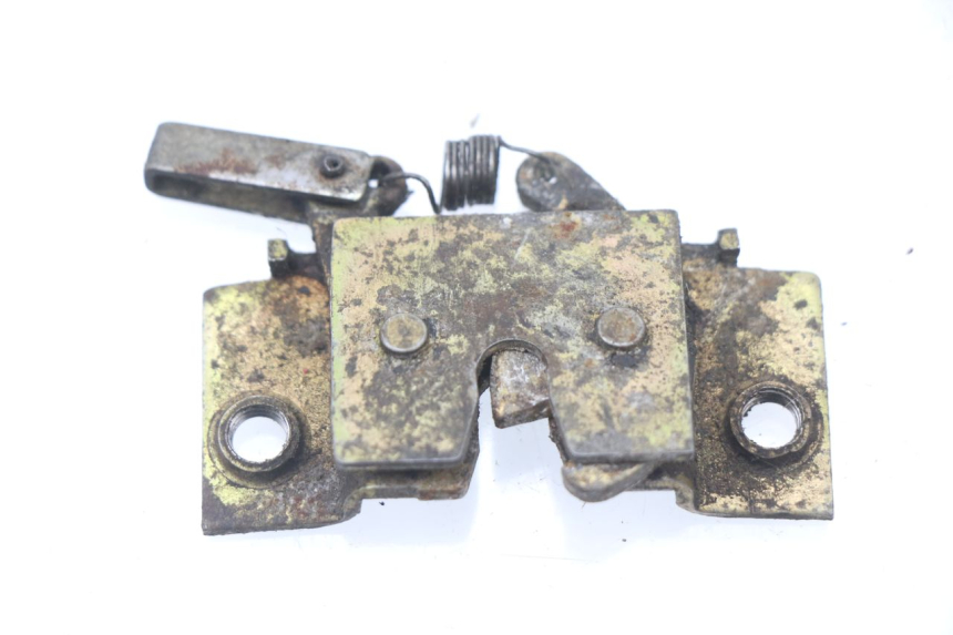 photo de SERRURE DE SELLE APRILIA RS AF-1 125 (1990 - 1993) - Détail de la pièce