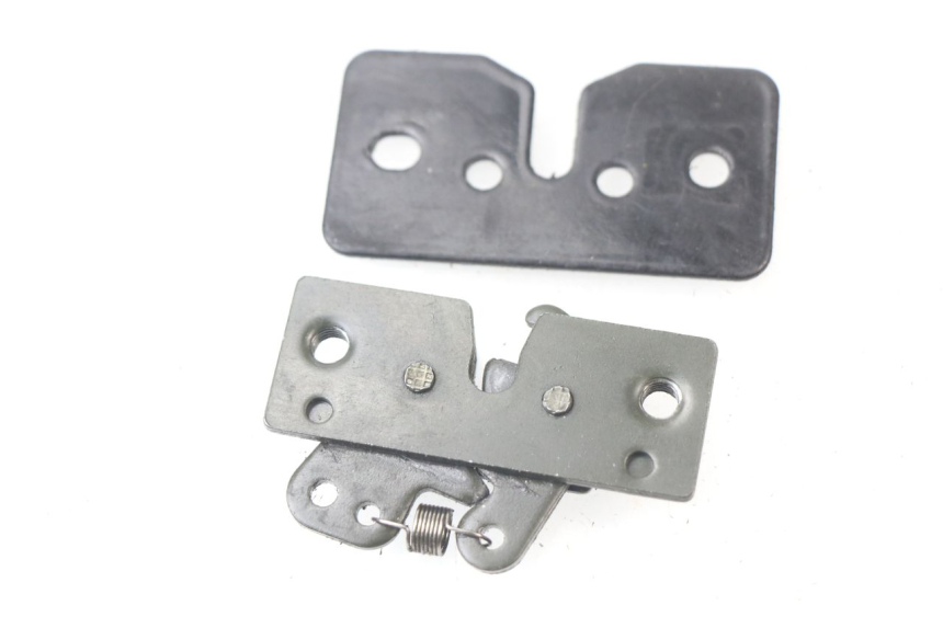 photo de SERRURE DE SELLE PEUGEOT SATELIS COMPRESSOR K15 125 (2006 - 2009) - Vue principale