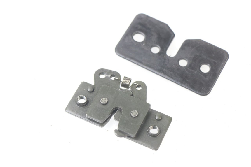 photo de SERRURE DE SELLE PEUGEOT SATELIS COMPRESSOR K15 125 (2006 - 2009) - Zoom état d’usage