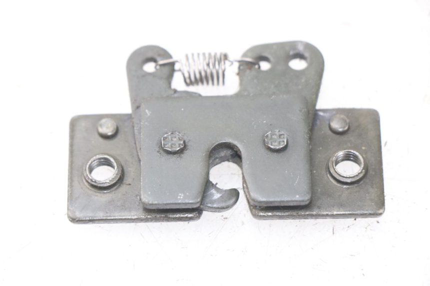 photo de SERRURE DE SELLE PEUGEOT SATELIS 125 (2013 - 2018) - Vue principale