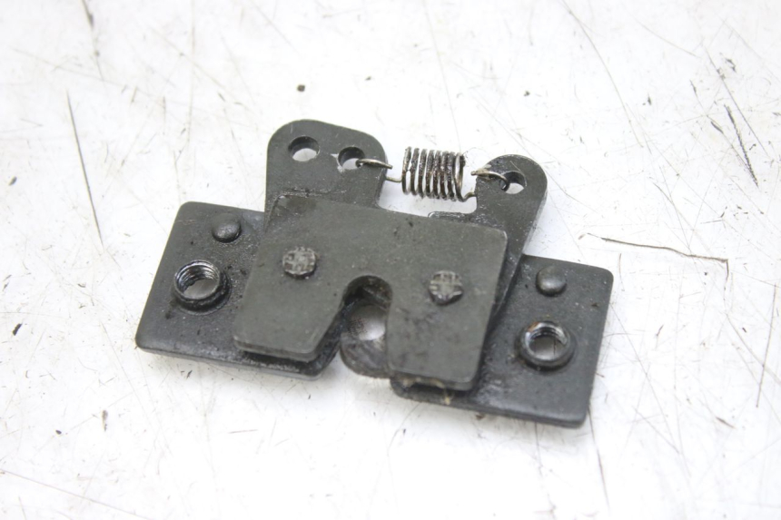 photo de SERRURE DE SELLE PEUGEOT SATELIS 125 (2010 - 2012) - Détail de la pièce