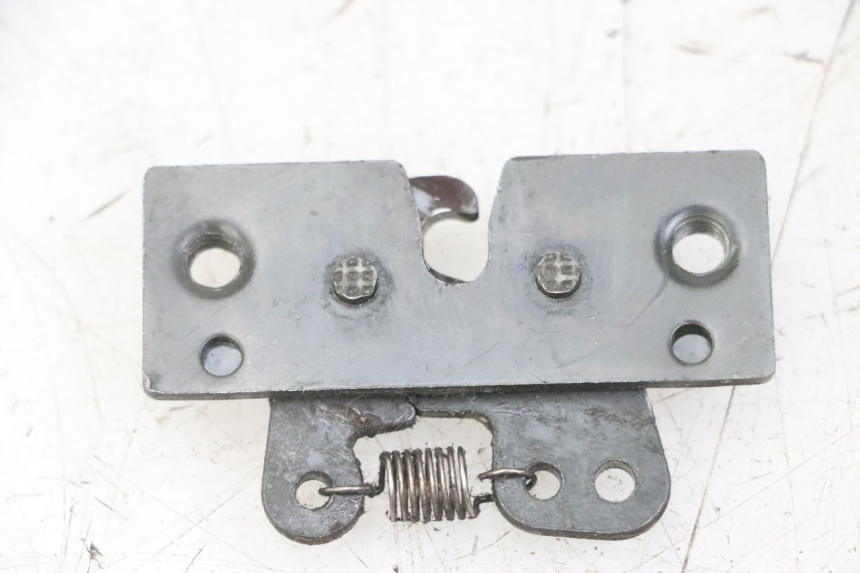 photo de SERRURE DE SELLE PEUGEOT SATELIS 125 (2013 - 2018) - Vue principale