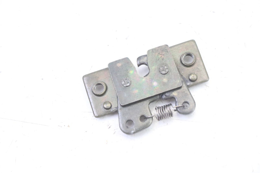 photo de SERRURE DE SELLE PEUGEOT SATELIS 125 (2013 - 2018) - Détail de la pièce