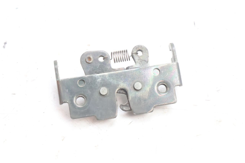 photo de SERRURE DE SELLE HONDA SH 125 (2001 - 2003) - Autre angle de vue