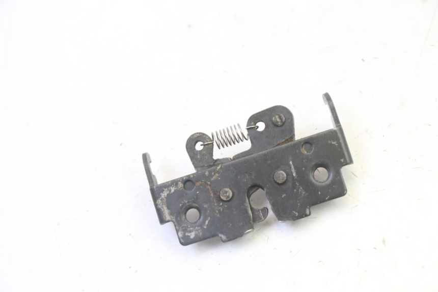 photo de SERRURE DE SELLE APRILIA SR R 2T LC 50 (2018 - 2021) - Zoom état d’usage