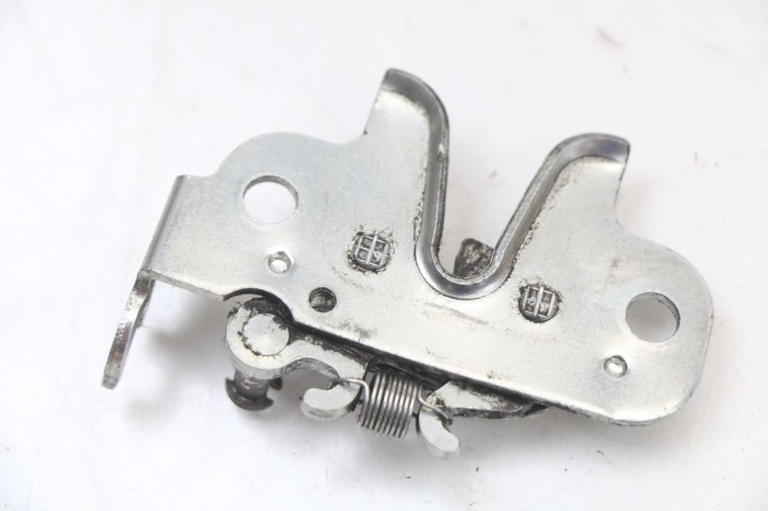 photo de SERRURE DE SELLE PEUGEOT STREETZONE I 2T 50 (2018 - 2020) - Détail de la pièce