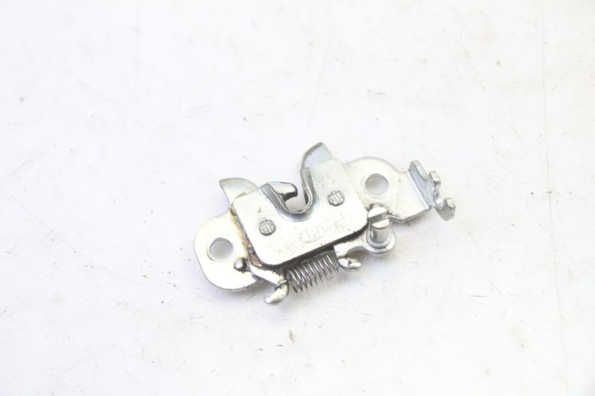 photo de SERRURE DE SELLE PEUGEOT STREETZONE I 2T 50 (2018 - 2020) - Détail de la pièce