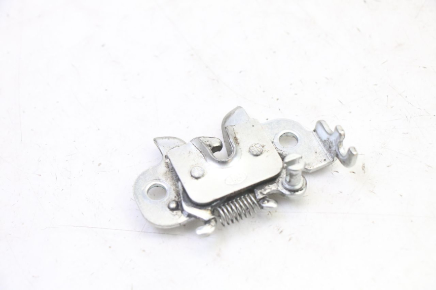 photo de SERRURE DE SELLE PEUGEOT STREETZONE I NAKED 2T 50 (2018 - 2020) - Détail de la pièce