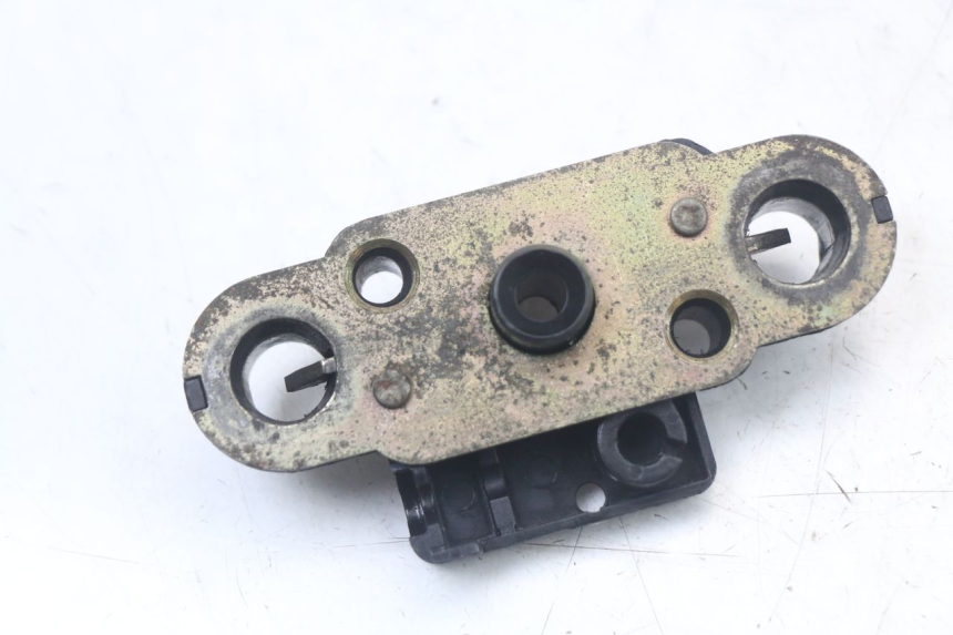 photo de SERRURE DE SELLE SUZUKI GS F 500 (2004 - 2007) - Détail de la pièce