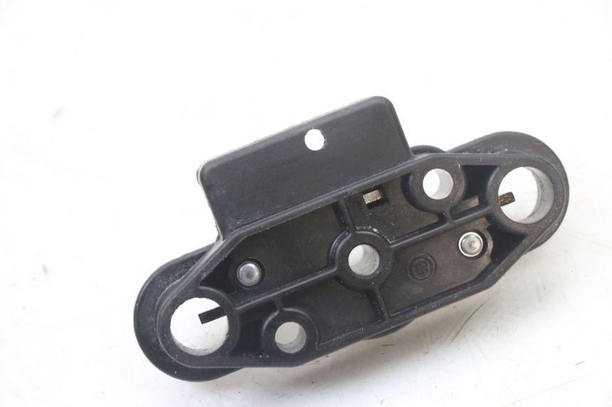 photo de SERRURE DE SELLE SUZUKI GSX F GSXF 650 (2007 - 2015) - Autre angle de vue