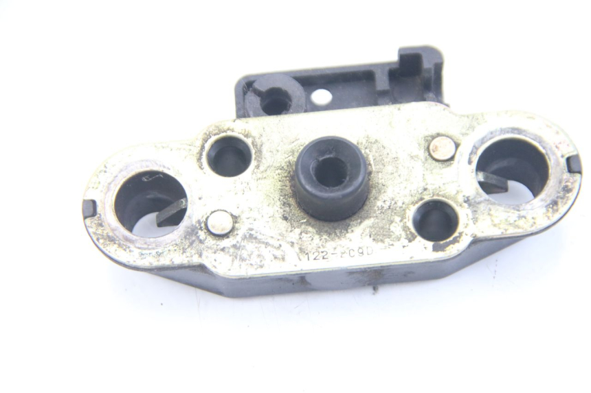 photo de SERRURE DE SELLE SUZUKI SV S 650 (1999 - 2002) - Autre angle de vue