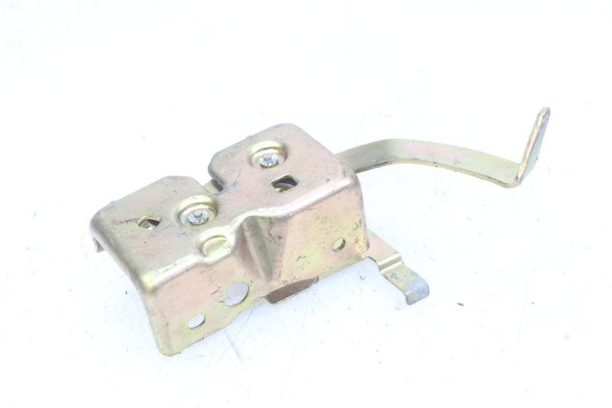 photo de SERRURE DE SELLE PEUGEOT SV 125 (1991 - 1994) - Détail de la pièce