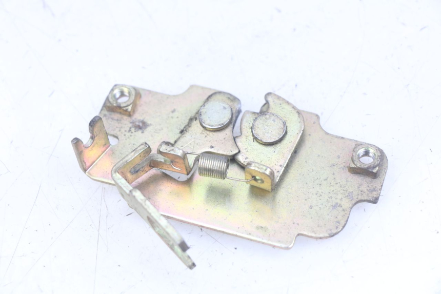 photo de SERRURE DE SELLE SYM SYMPHONY 125 (2009 - 2015) - Zoom état d’usage