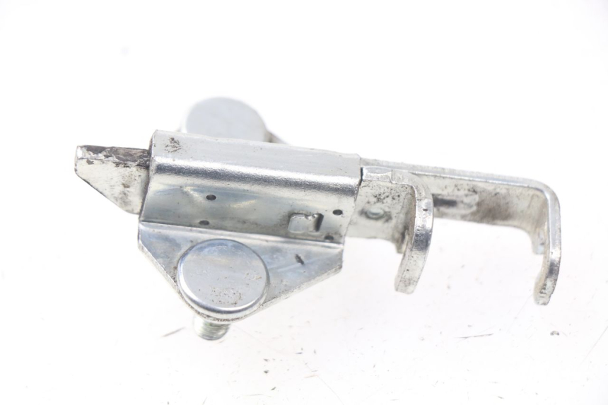 photo de SERRURE DE SELLE YAMAHA TDM ABS 900 (2002 - 2014) - Zoom état d’usage