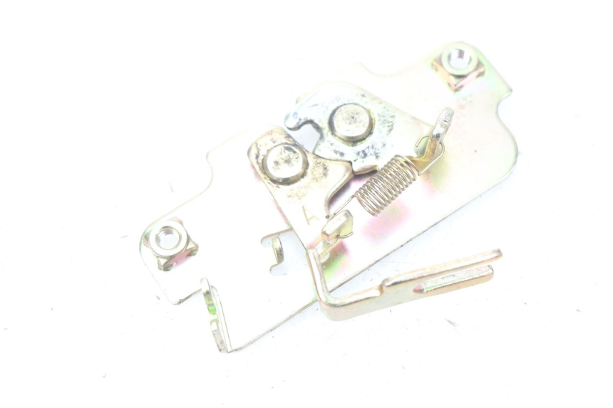 photo de SERRURE DE SELLE PEUGEOT TWEET ACTIVE 4T 50 (2018 - 2022) - Détail de la pièce