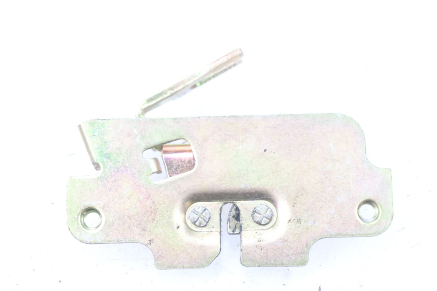 photo de SERRURE DE SELLE PEUGEOT TWEET ACTIVE 4T 50 (2018 - 2022) - Zoom état d’usage