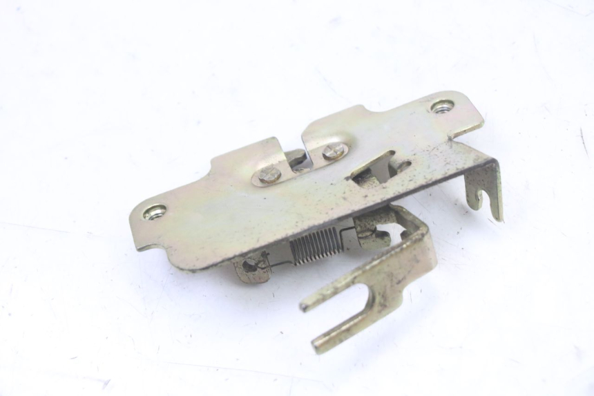 photo de SERRURE DE SELLE PEUGEOT TWEET PRO CARGO 50 (2018 - 2022) - Zoom état d’usage