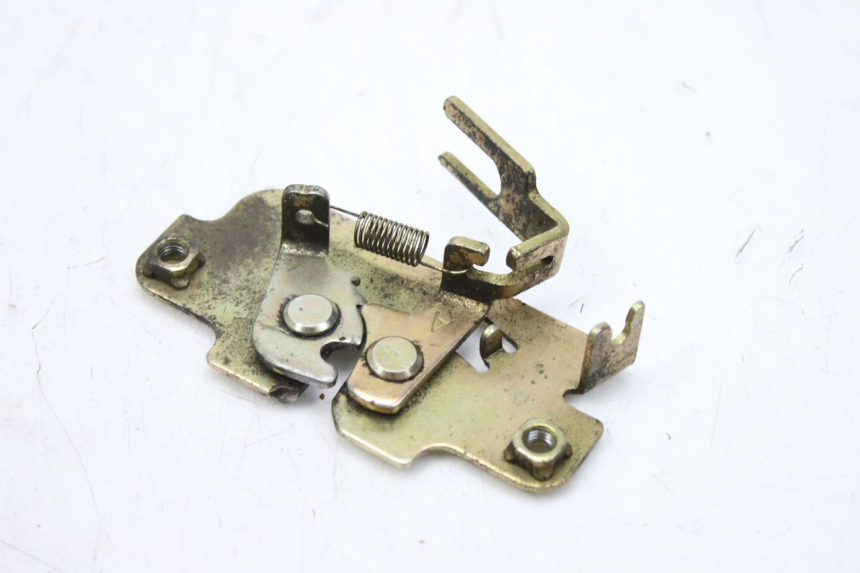 photo de SERRURE DE SELLE PEUGEOT TWEET 125 (2010 - 2017) - Détail de la pièce