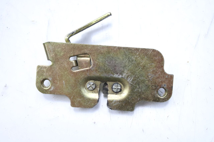 photo de SERRURE DE SELLE PEUGEOT TWEET 125 (2010 - 2017) - Points de fixation