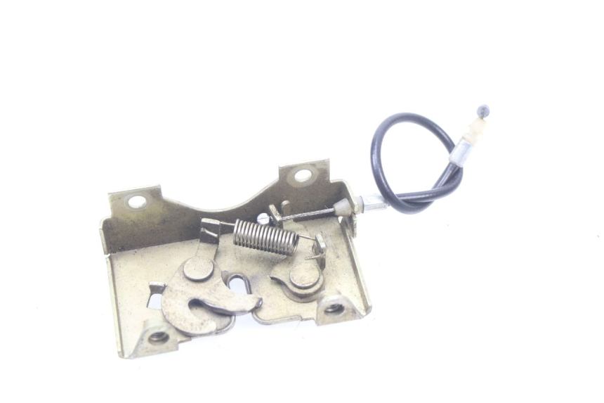 photo de SERRURE DE SELLE RAZZO VENICE 50 (2009 - 2014) - Zoom état d’usage