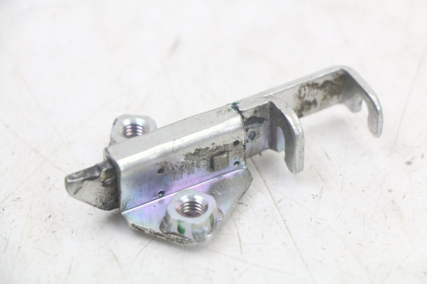 photo de SERRURE DE SELLE KAWASAKI VERSYS ABS 650 (2015 - 2018) - Zoom état d’usage