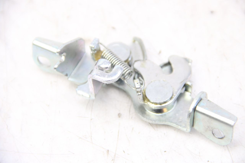 photo de SERRURE DE SELLE HONDA VISION NSC R 50 (2013 - 2015) - Autre angle de vue