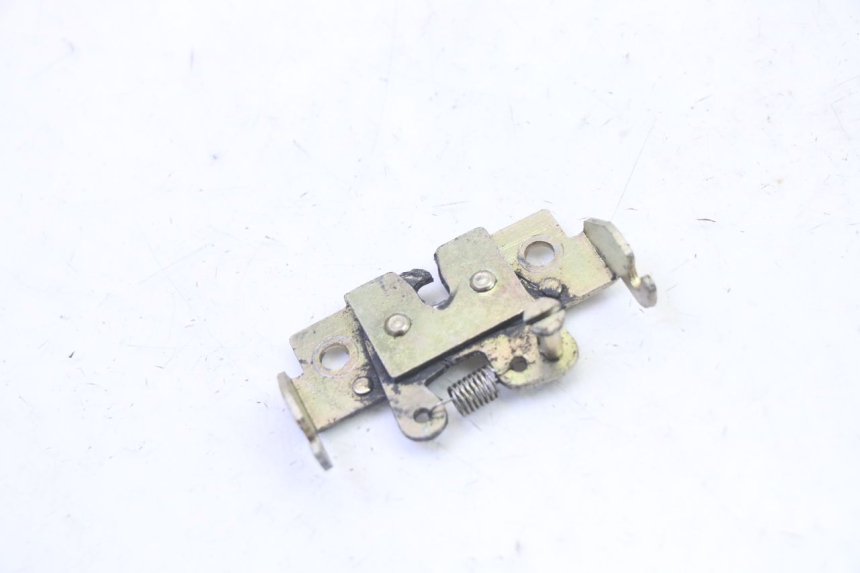 photo de SERRURE DE SELLE PEUGEOT VIVACITY NEW 2T 50 (2008 - 2017) - Détail de la pièce