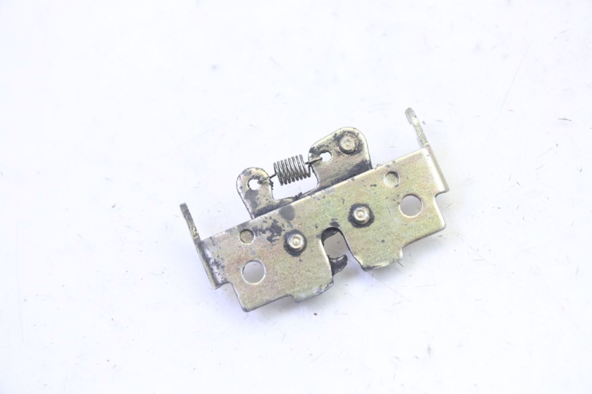 photo de SERRURE DE SELLE PEUGEOT VIVACITY NEW 2T 50 (2008 - 2017) - Zoom état d’usage