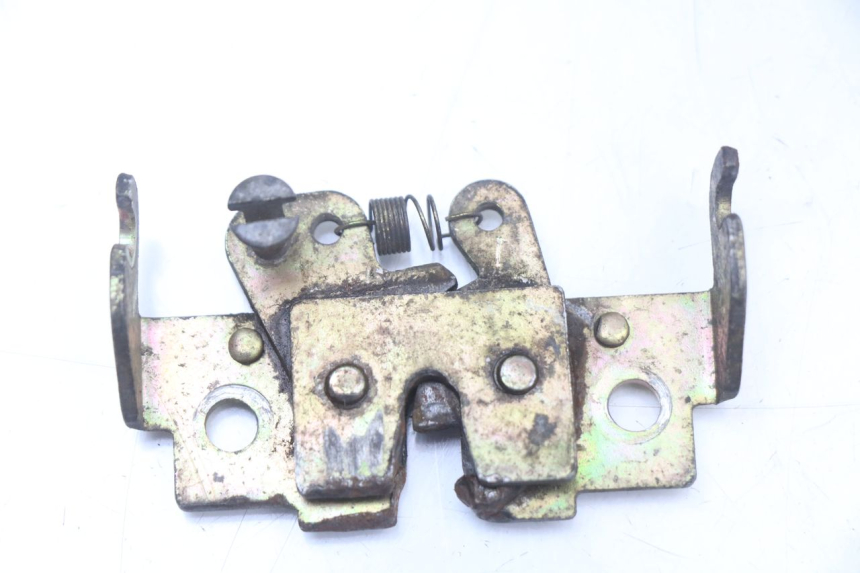 photo de SERRURE DE SELLE PEUGEOT VIVACITY NEW 4T 50 (2008 - 2017) - Détail de la pièce