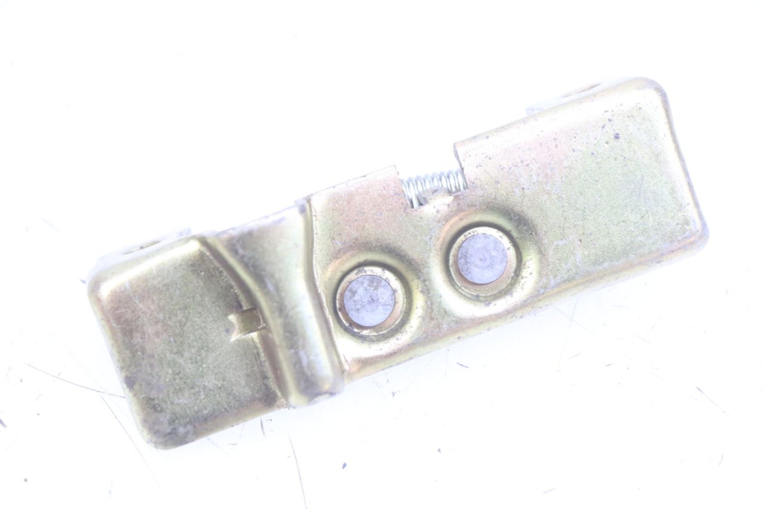 photo de SERRURE DE SELLE DAELIM VJ ROADWIN FI 125 (2008 - 2017) - Autre angle de vue