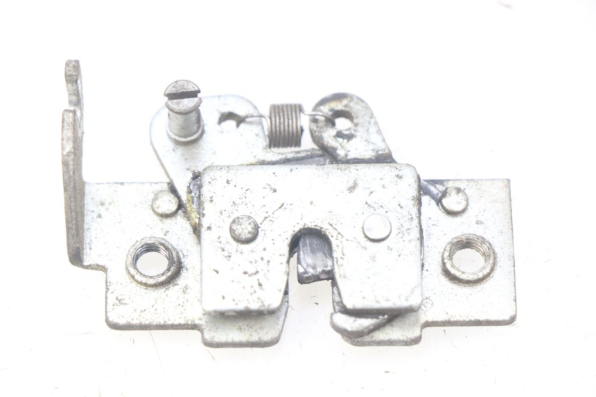 photo de SERRURE DE SELLE YAMAHA XMAX X-MAX 125 (2006 - 2009) - Vue principale