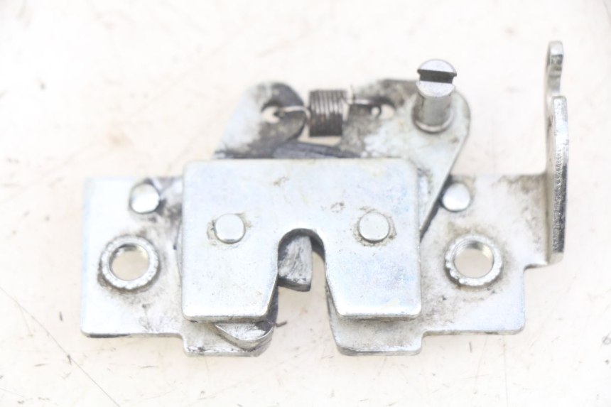 photo de SERRURE DE SELLE YAMAHA XMAX X-MAX 125 (2006 - 2009) - Vue principale