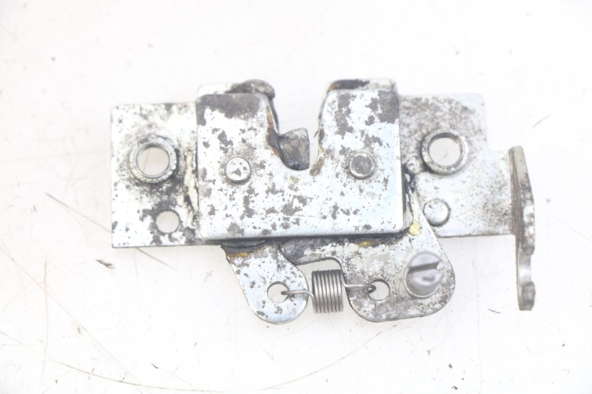 photo de SERRURE DE SELLE YAMAHA XMAX X-MAX 125 (2006 - 2009) - Vue principale