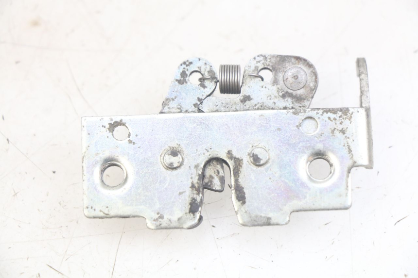 photo de SERRURE DE SELLE YAMAHA XMAX X-MAX 125 (2006 - 2009) - Zoom état d’usage