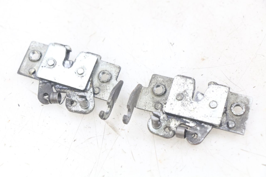 photo de SERRURE DE SELLE YAMAHA X-MAX XMAX 250 (2006 - 2009) - Vue principale