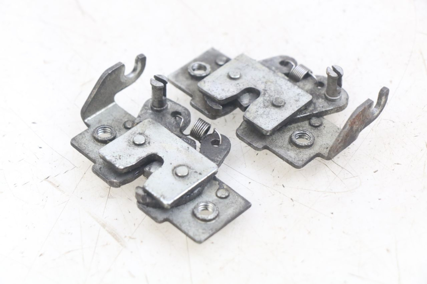 photo de SERRURE DE SELLE YAMAHA X-MAX XMAX 250 (2006 - 2009) - Zoom état d’usage