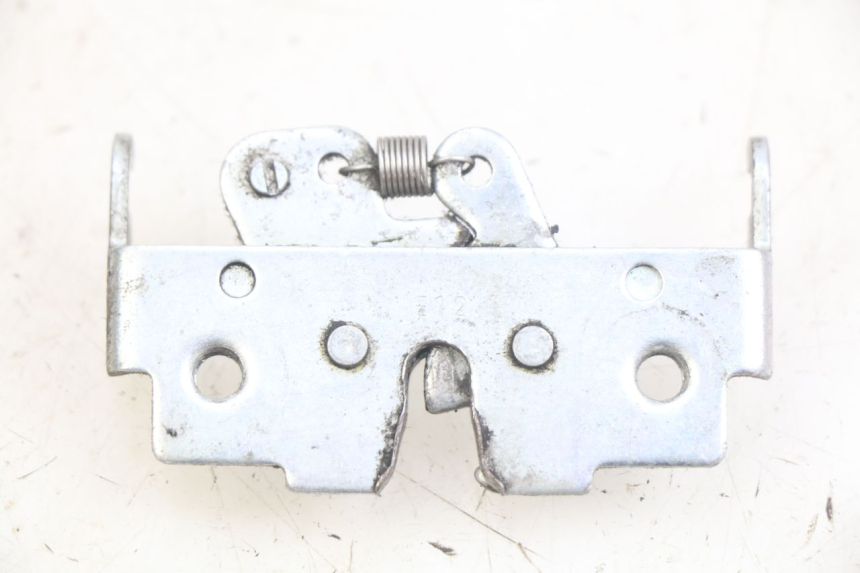 photo de SERRURE DE SELLE YAMAHA X-MAX XMAX 125 (2010 - 2013) - Zoom état d’usage