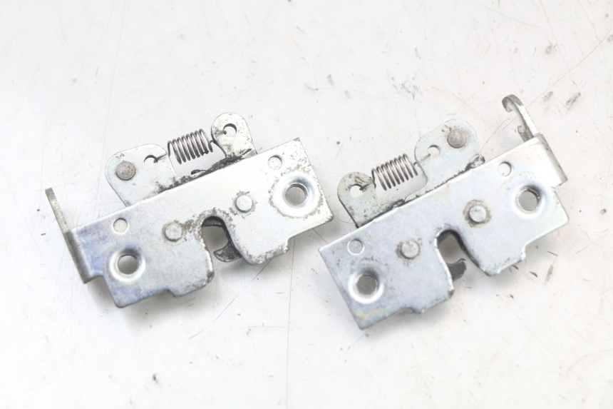 photo de SERRURE DE SELLE YAMAHA X-MAX XMAX 250 (2006 - 2009) - Zoom état d’usage