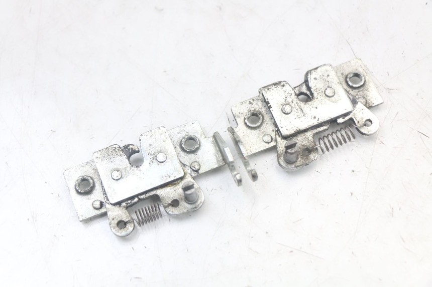 photo de SERRURE DE SELLE YAMAHA XMAX X-MAX 125 (2006 - 2009) - Zoom état d’usage