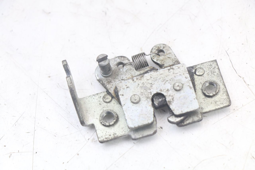 photo de SERRURE DE SELLE YAMAHA XMAX X-MAX 125 (2006 - 2009) - Vue principale