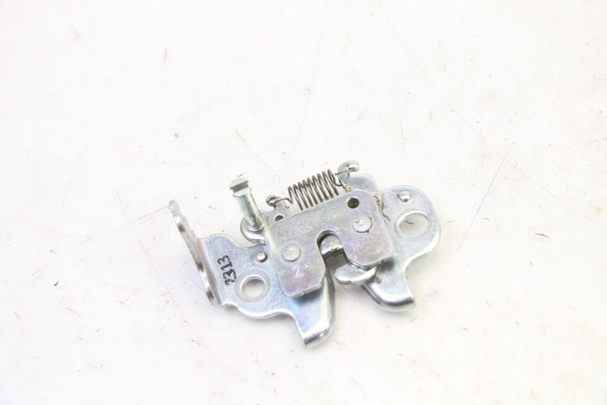 photo de SERRURE DE SELLE YAMAHA XMAX X-MAX 125 (2021 - 2025) - Vue principale